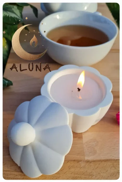 Pot et bougie artisanale écoresponsable en forme de fleur - boutique écoresponsable La Planète à Paillettes.
