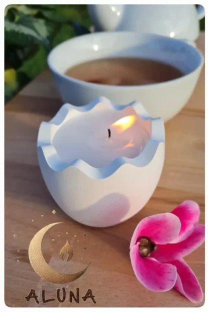 Pot et bougie artisanale écoresponsable en forme d’œuf à la coque - boutique écoresponsable La Planète à Paillettes.