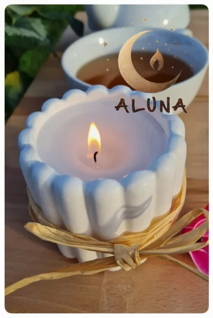 Pot et bougie artisanale écoresponsable en forme de boudoir - boutique écoresponsable La Planète à Paillettes.